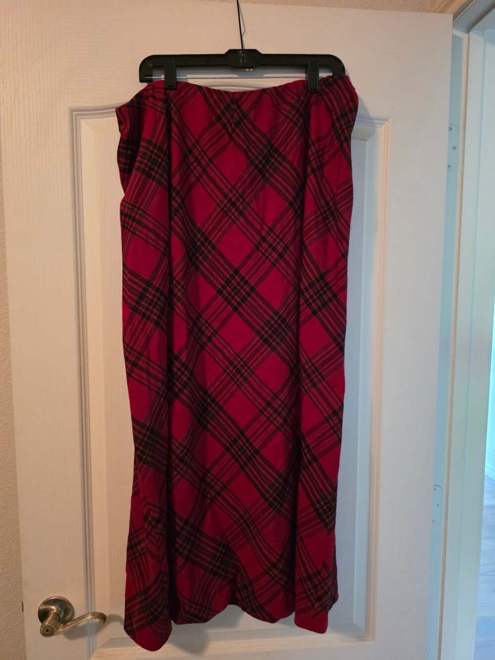 Casual Corner Annex Woman Red Black Plaid Maxi Skirt Size 16W